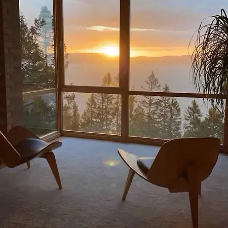 Luxury Private House With Amazing View!